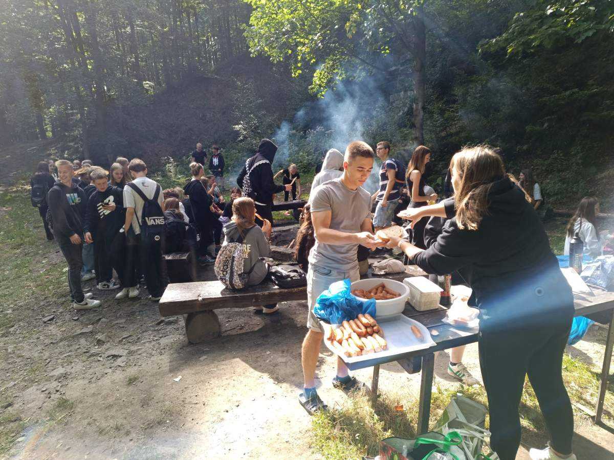 Jubileuszowy rajd świętochłowickiego Kochana Liceum obchodzi 75 lecie istnienia 8