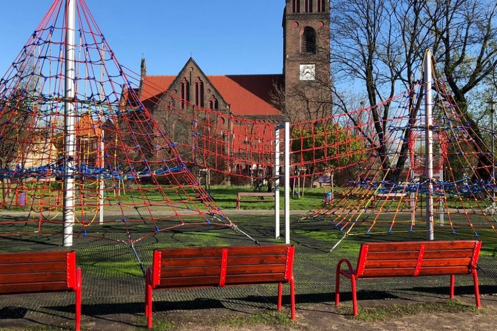 Plac zabaw w Chropaczowie przy ul Kościelnej