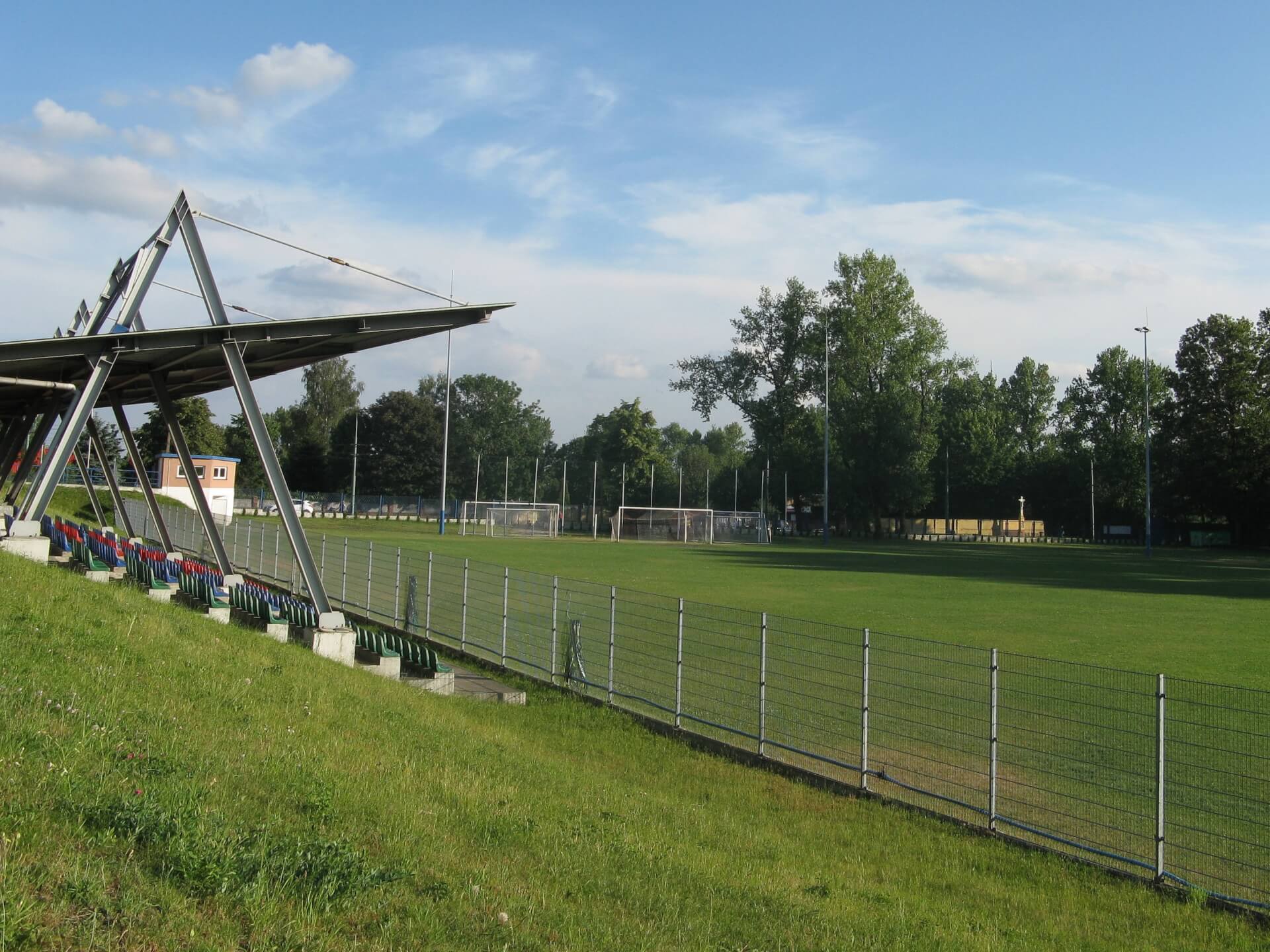 Boisko na stadionie Naprzód Lipiny