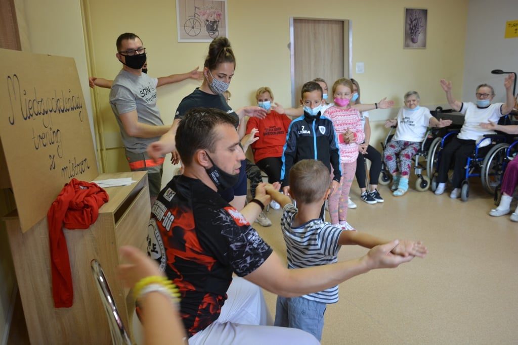 Zajęcia z mistrzem Polski taekwondo Złota jesień Świętochłowice 19